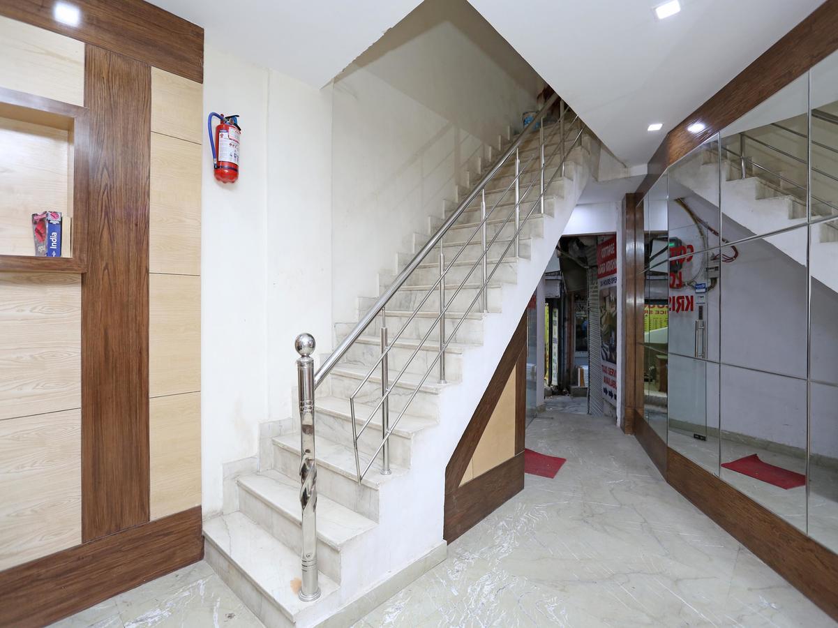 Oyo 9233 Hotel Cottage Lord Krishna Neu-Delhi Exterior foto
