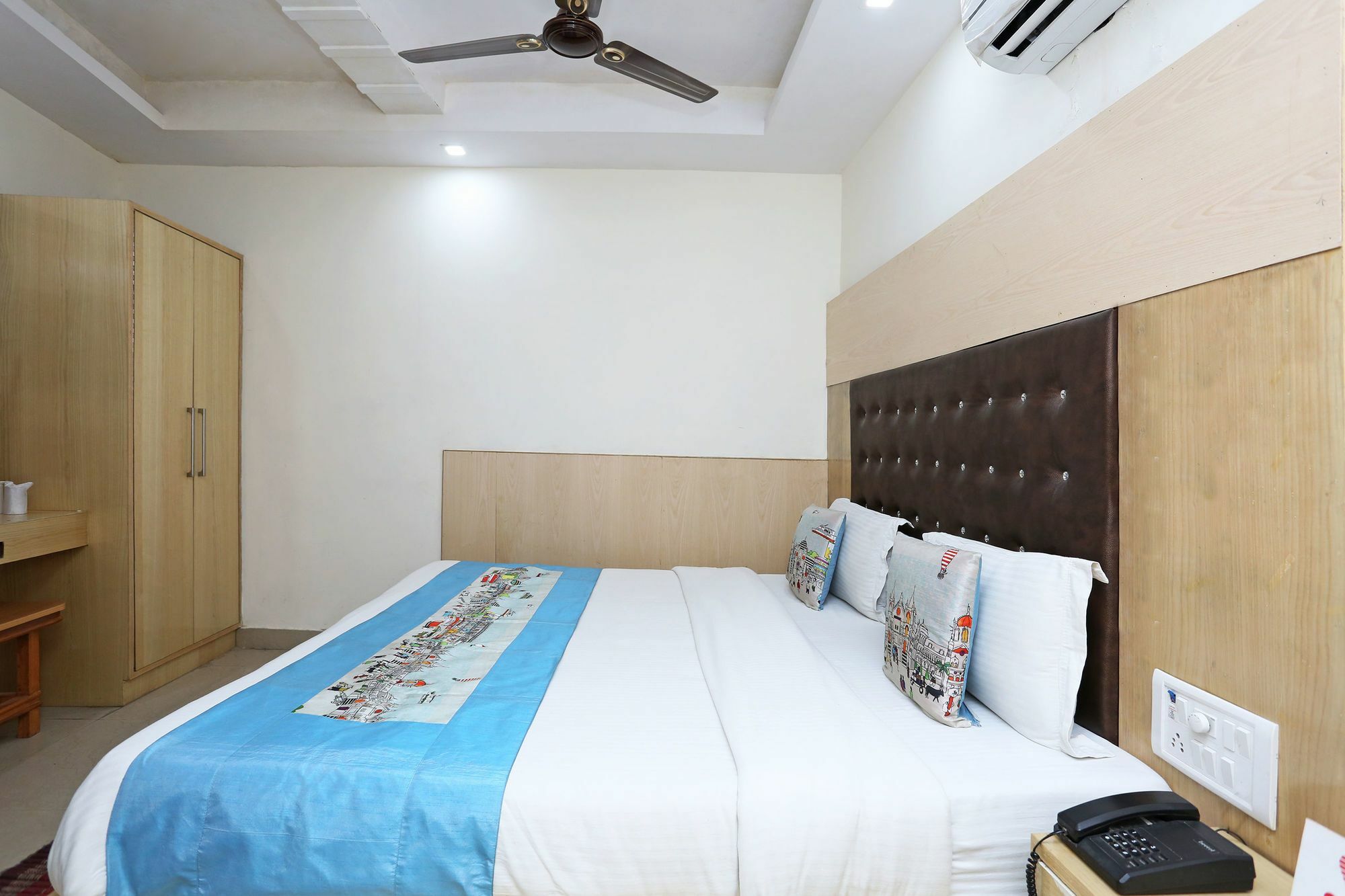 Oyo 9233 Hotel Cottage Lord Krishna Neu-Delhi Exterior foto